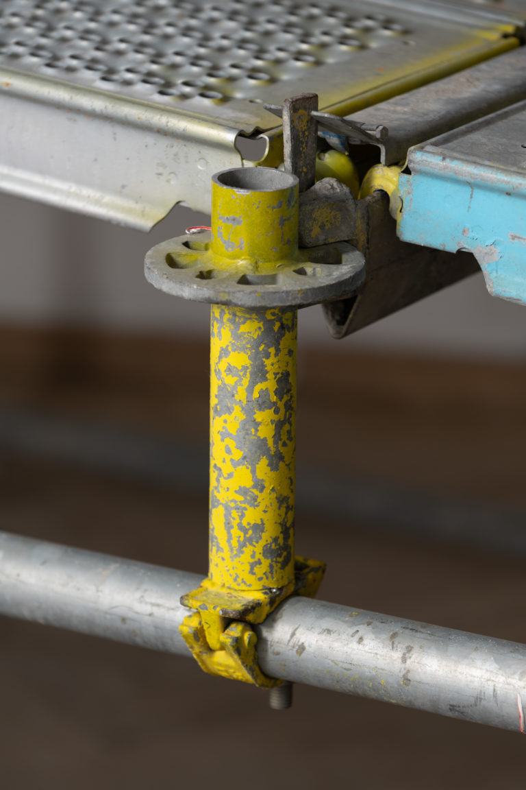 detalje af jernskulptur